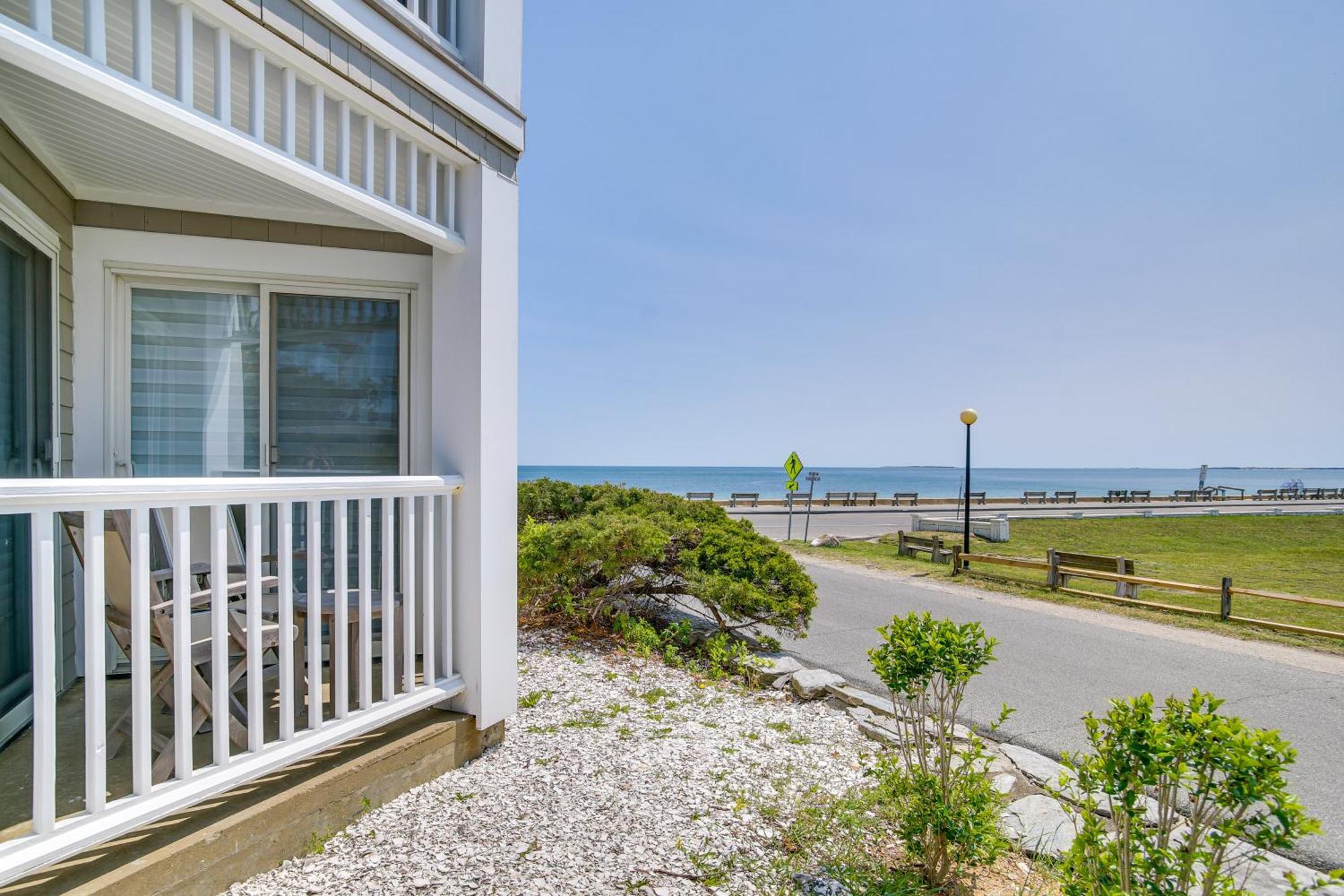 Breezy Oak Bluffs Condo - Steps To Inkwell Beach! Kültér fotó